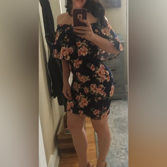Small fitted floral dress - Picture 2 of 2